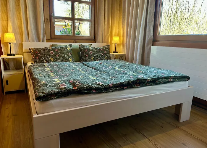 Zum Vogelhaeuschen بيت للعطل